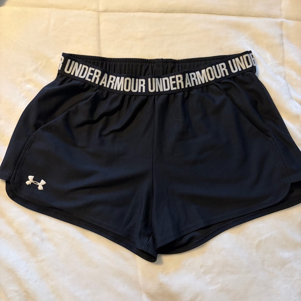 UA Under Arour Black Women's Athletic Shorts Branded Waistband Pockets size L